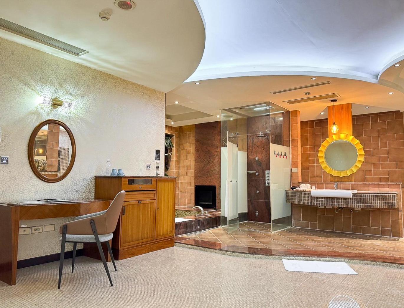 All-Ur Boutique Motel -Chia Yi Branch Chiayi Exterior foto