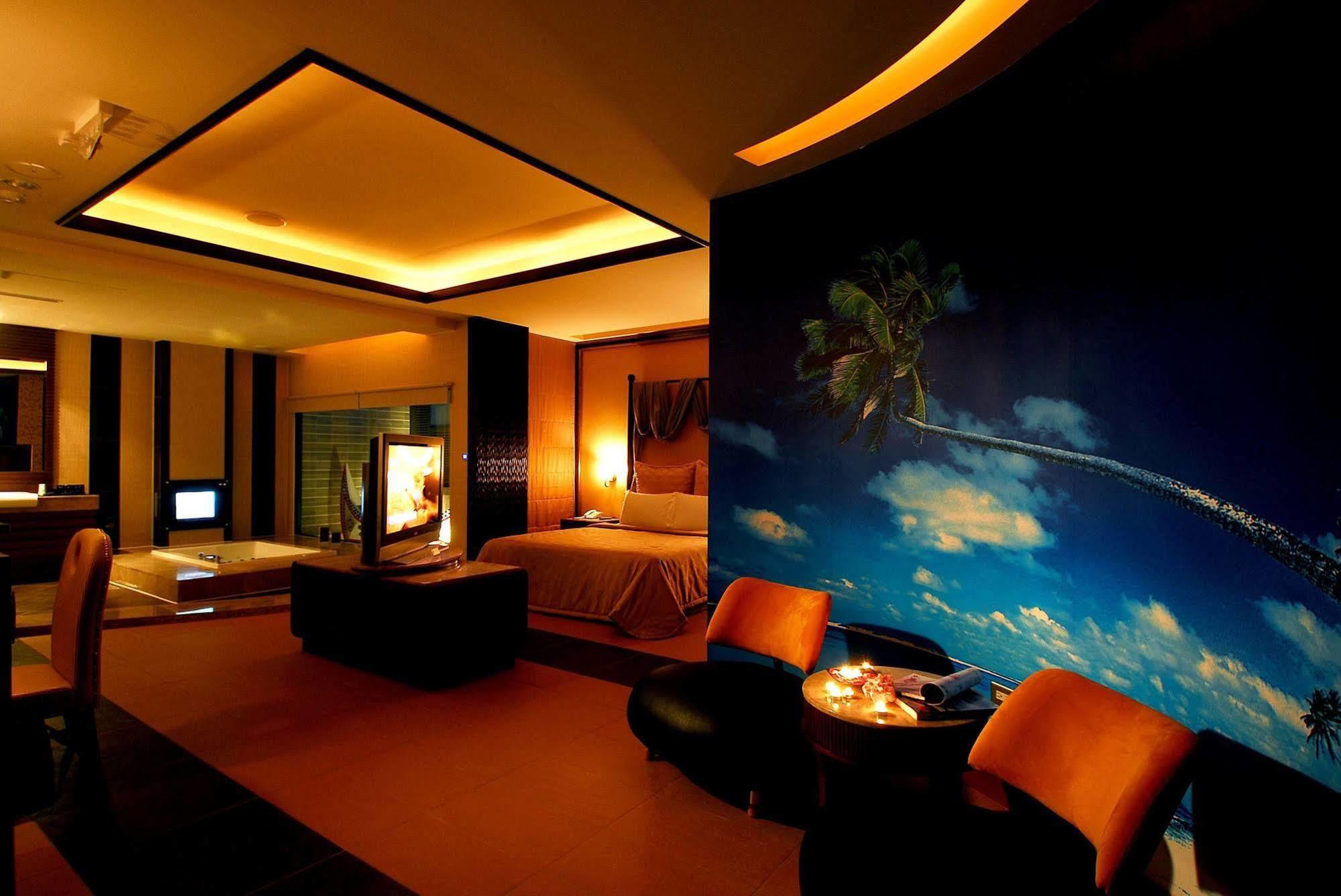 All-Ur Boutique Motel -Chia Yi Branch Chiayi Exterior foto