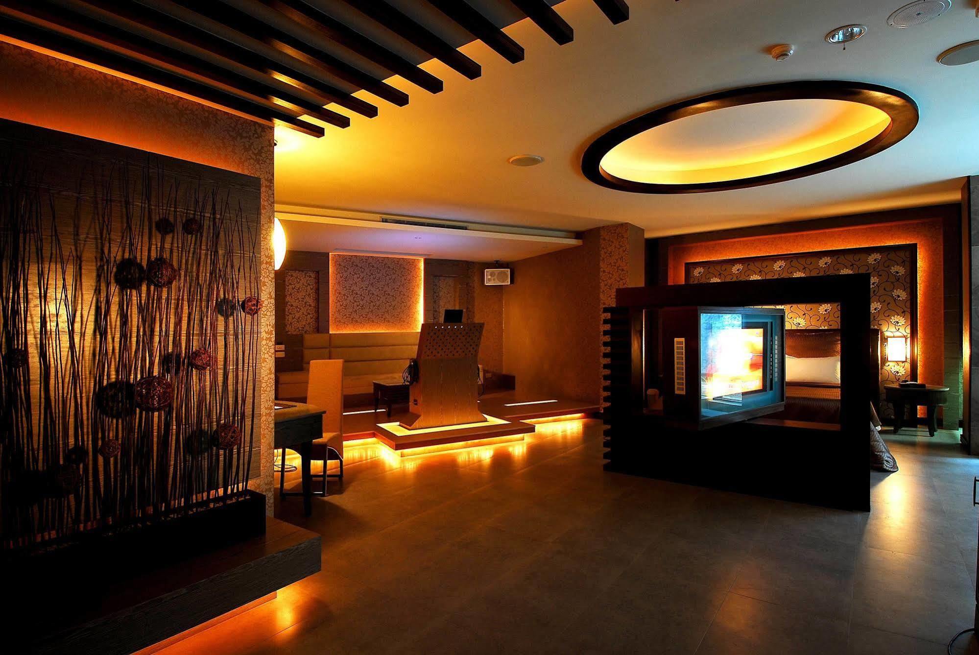 All-Ur Boutique Motel -Chia Yi Branch Chiayi Exterior foto
