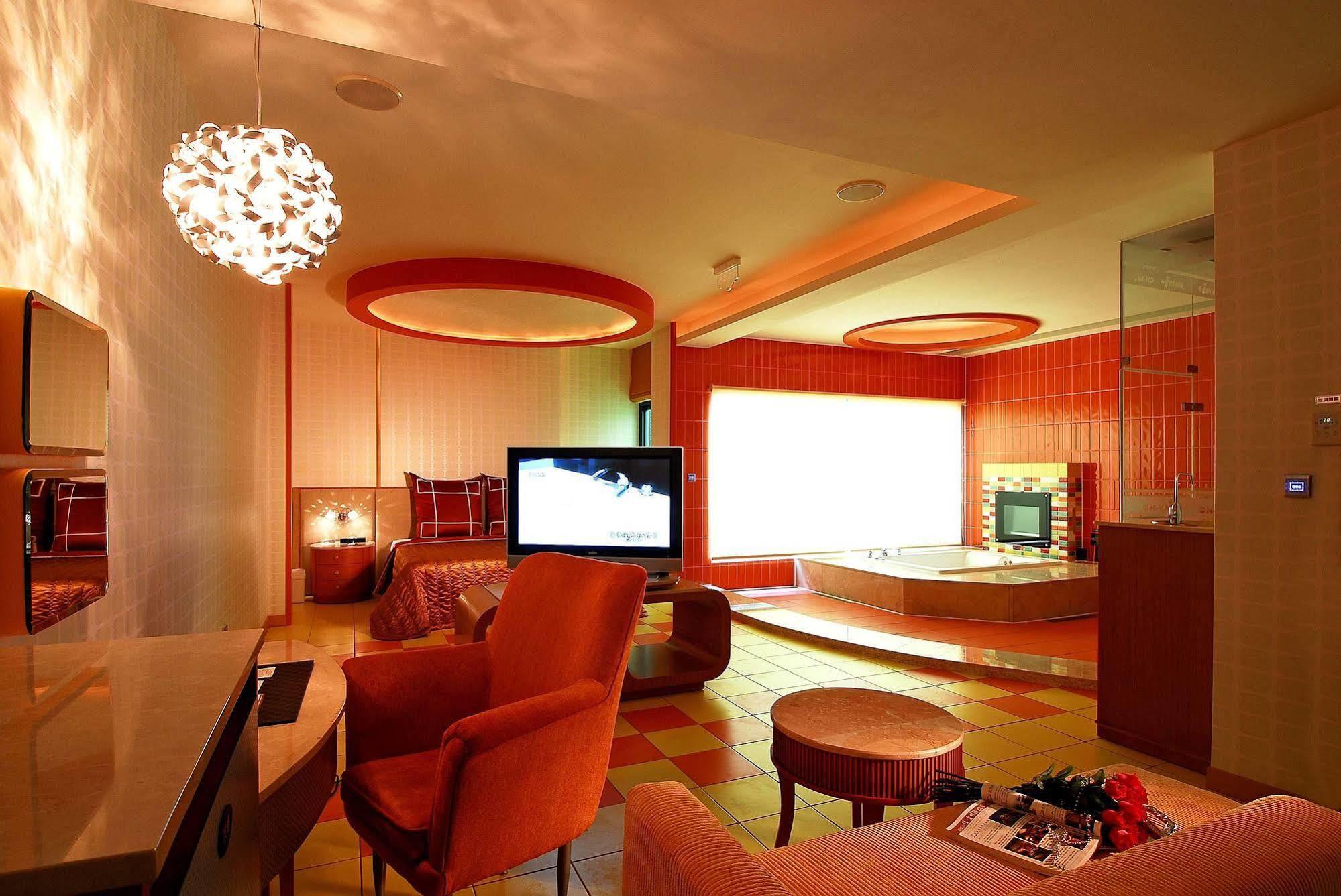 All-Ur Boutique Motel -Chia Yi Branch Chiayi Exterior foto