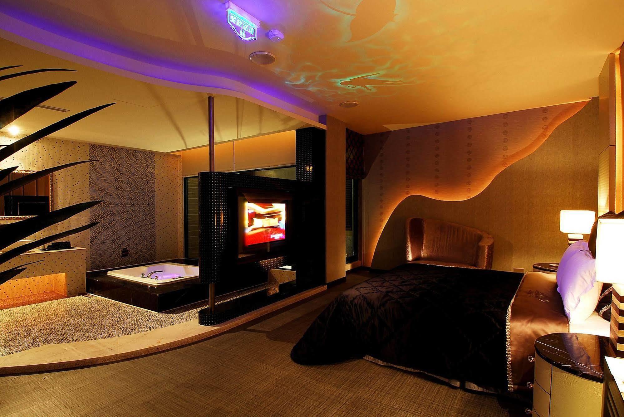 All-Ur Boutique Motel -Chia Yi Branch Chiayi Exterior foto
